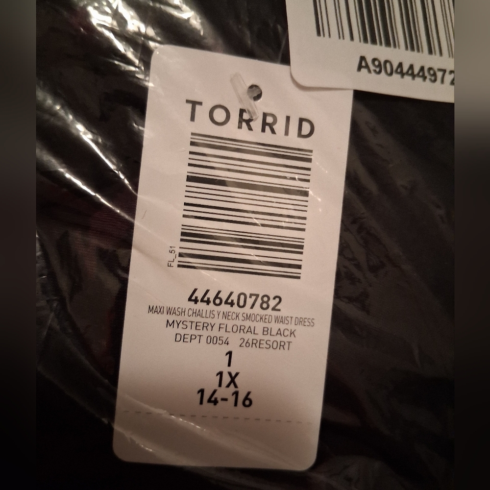 New Torrid 1X(14/16) Y-Neck Smocked Waist Flutter Sleeve Maxi Dress-Black Floral - Picture 9 of 9